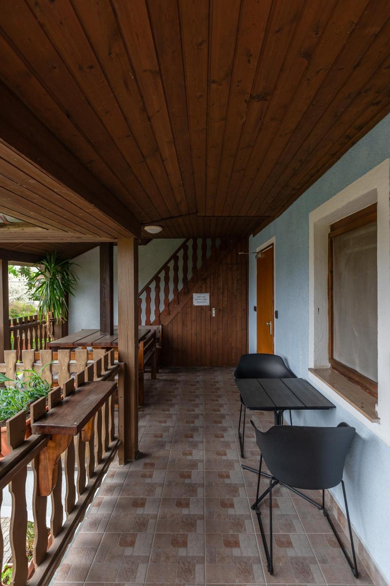 Janika Pension Vonyarcvashegy Exterior foto